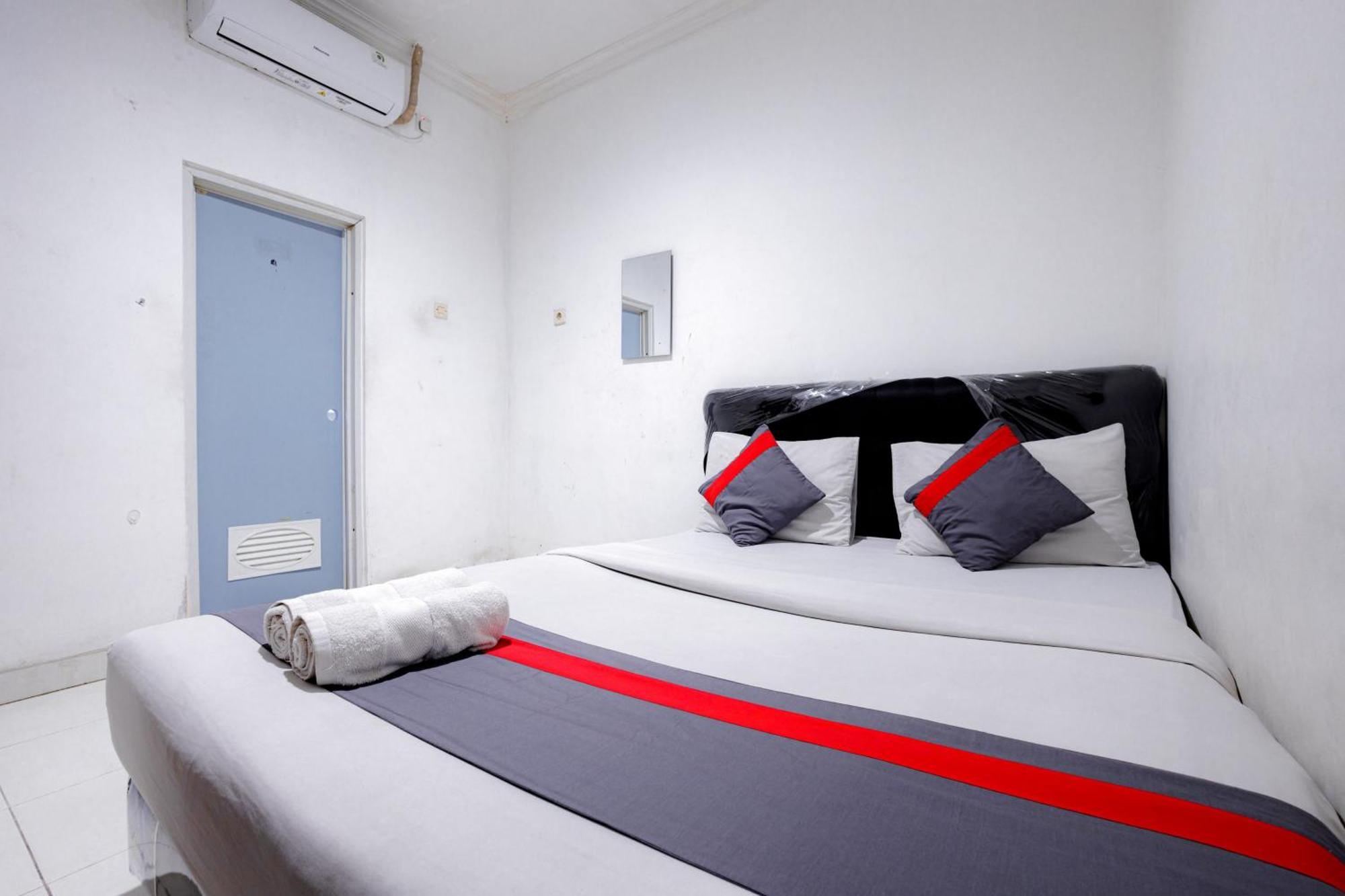 Hotel J&b Tomang Mitra Reddoorz 2*
